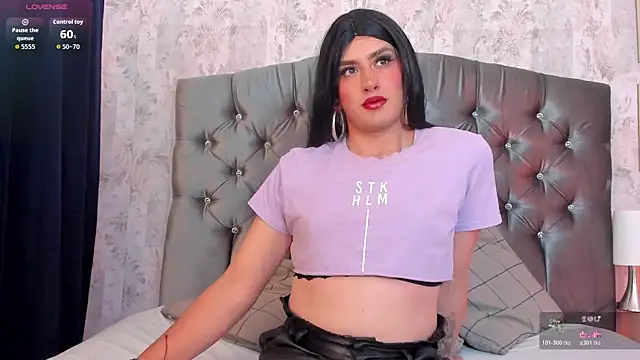 Snapshot of Miley_Cavendish chatting on 03-31-26, 07:36 Miley Cavendish online show from 03-31-26, 07:36