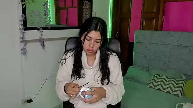 Aysha winxs online show from 05-19-26, 03:24