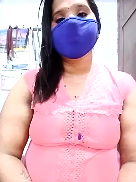 Snapshot of Tamil_Romantic_queen chatting on 03-22-26, 06:11 Tamil Romantic queen online show from 03-22-26, 06:11
