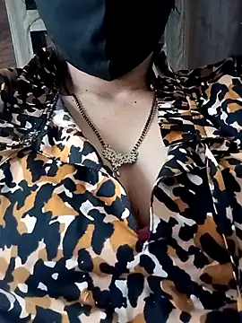 Vandana122 online show from 03-25-26, 05:35