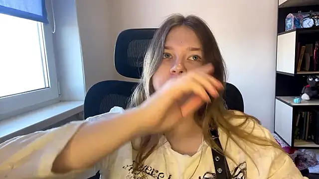 TomikoPfau online show from 03-30-26, 08:15