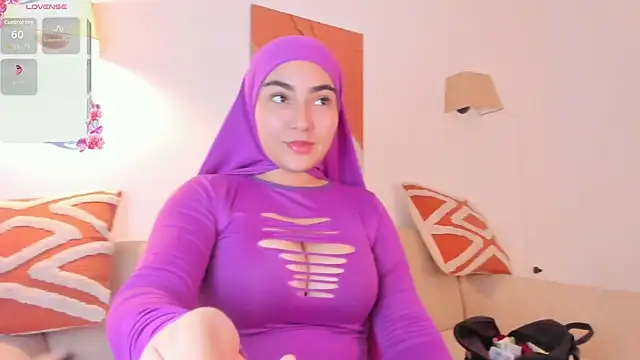 Snapshot of Malika_Noor chatting on 05-24-26, 04:34 Malika Noor online show from 05-24-26, 04:34