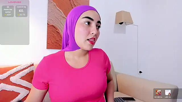 Snapshot of Malika_Noor chatting on 05-26-26, 02:57 Malika Noor online show from 05-26-26, 02:57