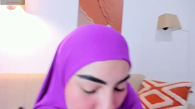 Snapshot of Malika_Noor chatting on 06-02-26, 02:30 Malika Noor online show from 06-02-26, 02:30