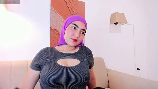 Snapshot of Malika_Noor chatting on 06-06-26, 04:01 Malika Noor online show from 06-06-26, 04:01