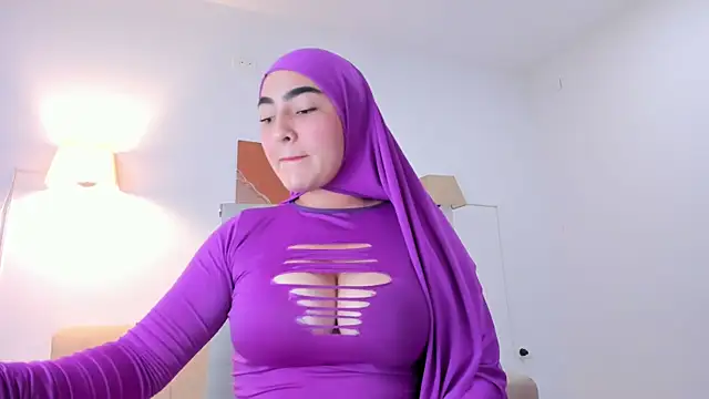 Snapshot of Malika_Noor chatting on 06-07-26, 03:49 Malika Noor online show from 06-07-26, 03:49