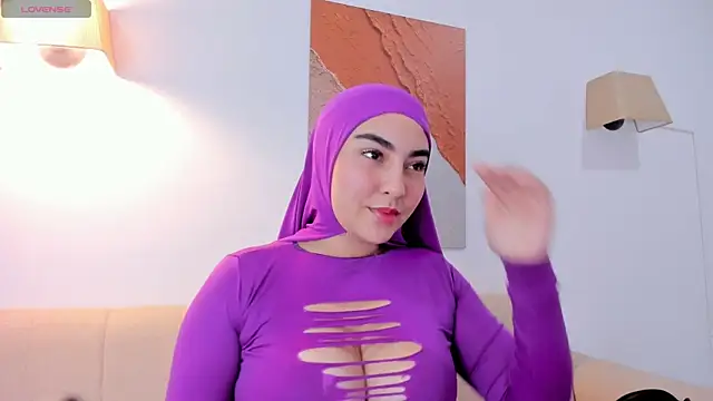 Snapshot of Malika_Noor chatting on 06-26-26, 02:10 Malika Noor online show from 06-26-26, 02:10