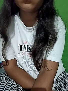 Snapshot of Nivya-Singh chatting on 03-23-26, 03:05 Nivya-Singh online show from 03-23-26, 03:05