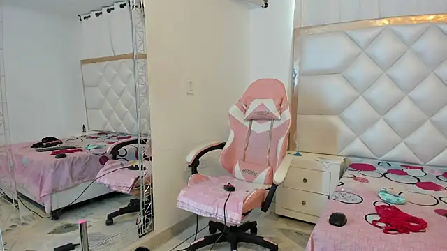 michelleblair1 online show from 05-18-26, 03:29