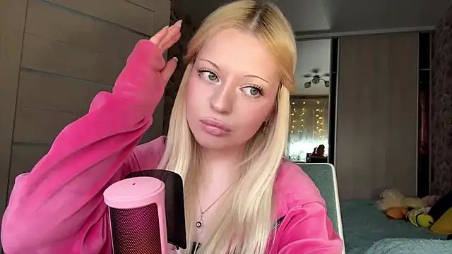 JeneeBIanks online show from 03-06-26, 10:23