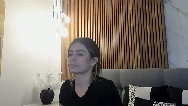 Snapshot of Amara_Velvet_ chatting on 06-21-26, 04:09 Amara Velvet online show from 06-21-26, 04:09