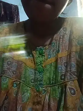 Snapshot of Nivaiu chatting on 05-15-26, 07:37 Nivaiu online show from 05-15-26, 07:37