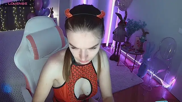 Ann Wood online show from 03-25-26, 07:25