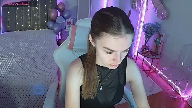 Ann Wood online show from 04-06-26, 02:29