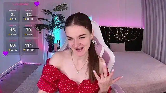 Ann Wood online show from 05-19-26, 02:12