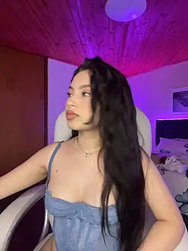 Snapshot of Mady_Pink chatting on 02-24-26, 03:15 Mady Pink online show from 02-24-26, 03:15