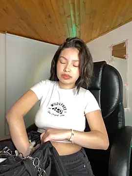 Mady Pink online show from 04-08-26, 04:12