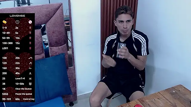 on32 sexlook online show from 02-20-26, 09:04