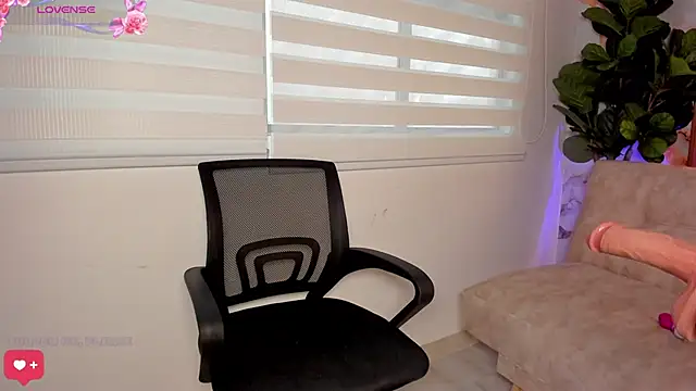 Antonella Moretti  online show from 02-28-26, 04:30