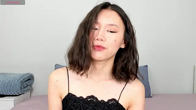 Snapshot of Kiraeko chatting on 05-26-26, 05:14 Kiraeko online show from 05-26-26, 05:14