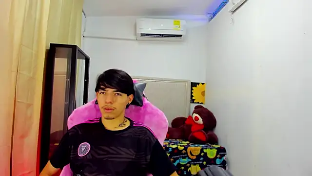 Bad bunnyy  online show from 03-24-26, 03:39