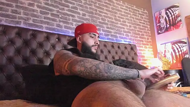 SantiagoHincapiie online show from 03-09-26, 08:57