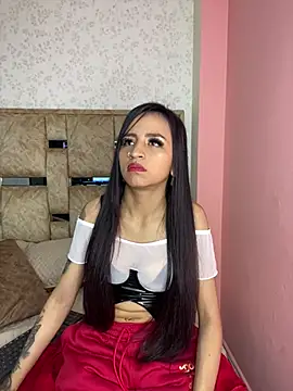 Lauraaa pink18 online show from 03-22-26, 02:15