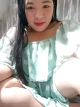 Snapshot of Lucky_girl_4 chatting on 03-20-26, 01:10 Lucky girl 4 online show from 03-20-26, 01:10