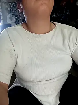 Snapshot of Lucky_girl_4 chatting on 03-25-26, 03:45 Lucky girl 4 online show from 03-25-26, 03:45