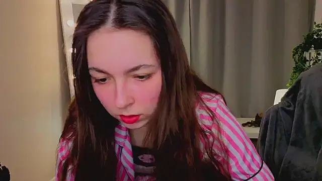 Snapshot of BellaThery chatting on 03-05-26, 05:14 BellaThery online show from 03-05-26, 05:14