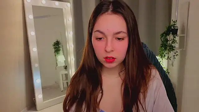 Snapshot of BellaThery chatting on 03-10-26, 05:12 BellaThery online show from 03-10-26, 05:12