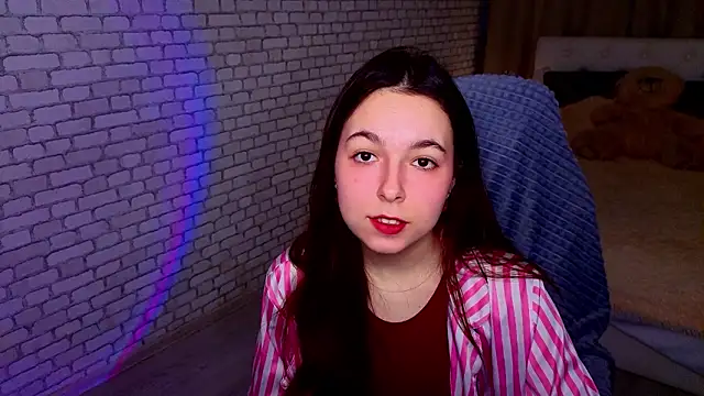 Snapshot of BellaThery chatting on 03-20-26, 05:01 BellaThery online show from 03-20-26, 05:01