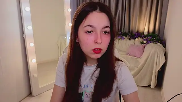 Snapshot of BellaThery chatting on 03-21-26, 05:12 BellaThery online show from 03-21-26, 05:12