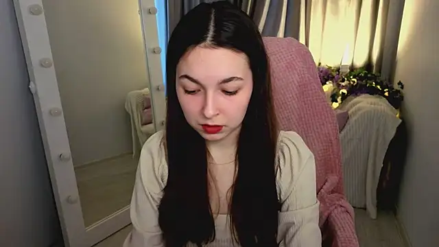 Snapshot of BellaThery chatting on 04-02-26, 05:05 BellaThery online show from 04-02-26, 05:05