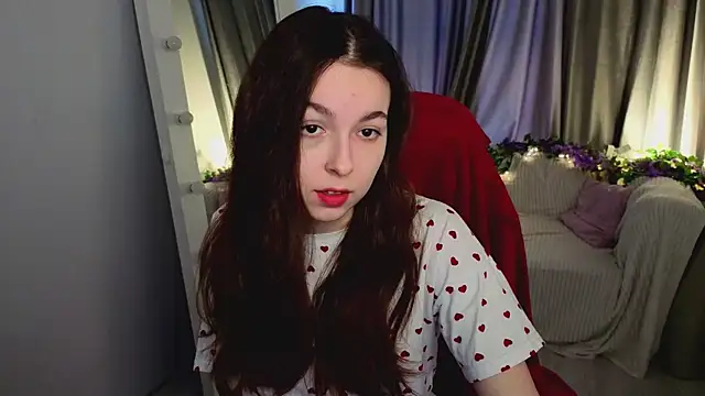 Snapshot of BellaThery chatting on 04-10-26, 05:12 BellaThery online show from 04-10-26, 05:12