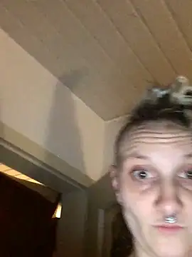 Snapshot of JuelzimLoch chatting on 03-25-26, 01:11 JuelzimLoch online show from 03-25-26, 01:11