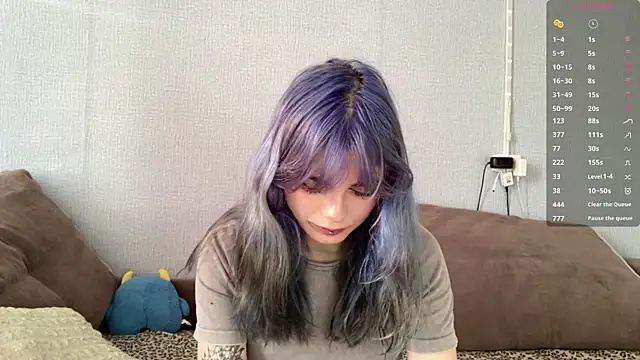 Snapshot of Emmibrilson chatting on 04-01-26, 12:06 Emmibrilson online show from 04-01-26, 12:06