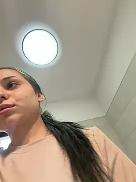 Snapshot of Olivia_Noor chatting on 06-12-26, 03:11 Olivia Noor online show from 06-12-26, 03:11