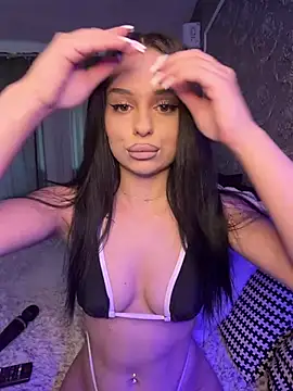 Snapshot of Olivia_Noor chatting on 07-17-26, 04:45 Olivia Noor online show from 07-17-26, 04:45