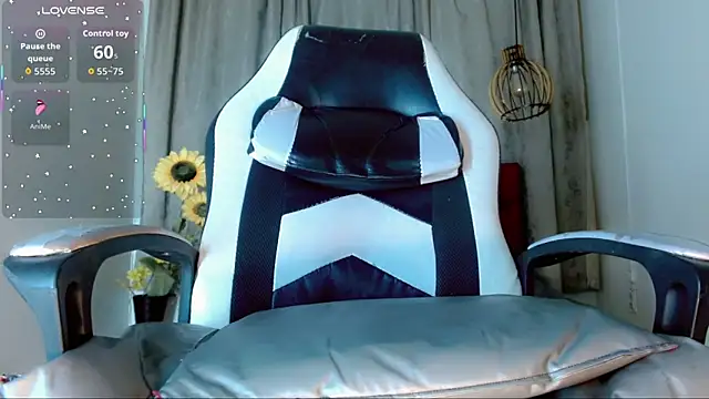 Snapshot of Abby_White__ chatting on 02-28-26, 11:33 Abby White online show from 02-28-26, 11:33