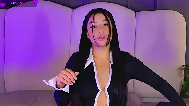 Snapshot of BrunaMonroee chatting on 04-15-26, 03:52 BrunaMonroee online show from 04-15-26, 03:52