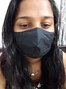 Snapshot of Shaliniqueen chatting on 06-28-26, 01:28 Shaliniqueen online show from 06-28-26, 01:28