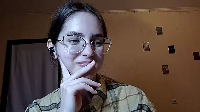 Katelemon online show from 05-11-26, 04:04