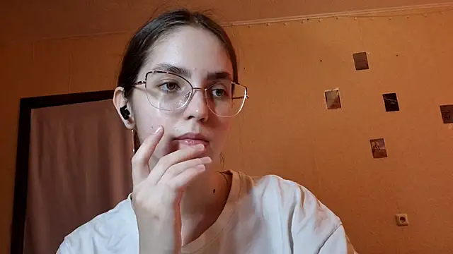 Katelemon online show from 05-18-26, 10:21