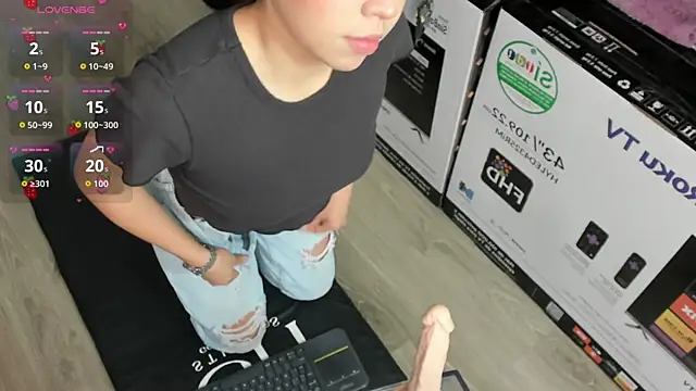 Snapshot of Ambarina_ chatting on 05-04-26, 11:28 Ambarina online show from 05-04-26, 11:28