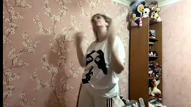 Snapshot of LiraDreamX chatting on 04-03-26, 03:21 LiraDreamX online show from 04-03-26, 03:21