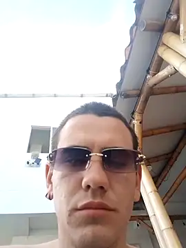 Snapshot of _henao_cristian_ chatting on 02-21-26, 02:29 henao cristian online show from 02-21-26, 02:29