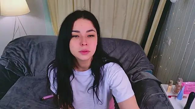 Erika Moan  online show from 04-03-26, 06:00