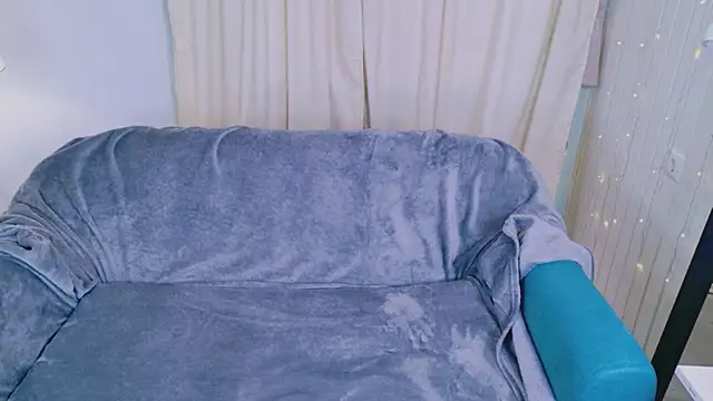 Erika Moan  online show from 04-08-26, 06:02