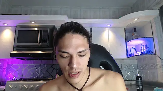 Snapshot of CrisOzzz chatting on 04-11-26, 06:34 CrisOzzz online show from 04-11-26, 06:34
